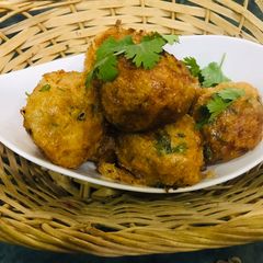 A picture of Potato balls.