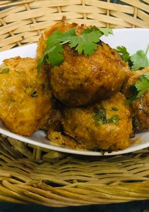 A picture of Potato balls.
