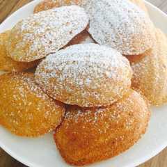 Una foto de Madeleines de Almendras