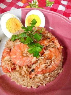รูปของ กุ้งหวานผัดข้าวทานคู่ไข่ต้ม🦐🥣 #ฝีมือลูก😄