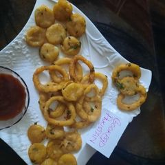 A picture of Potato, semolina fritter rings.