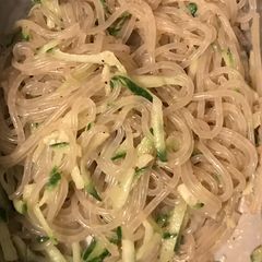 A picture of Korean cold noodle (boil 10min, cook 2 min).
