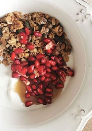 Foto de Granola, iogurte e fruta