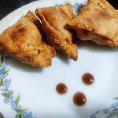 A picture of Punjabi Samosa.