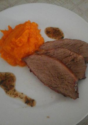 Una foto de Carne a la mostaza con pure de calabaza super facil!!!