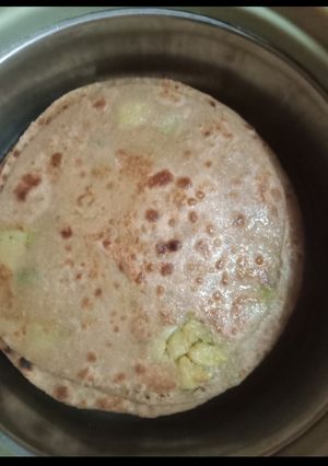 आलू के पराठे (aloo ke parathe recipe in Hindi) रेसिपी मुख्य फोटो