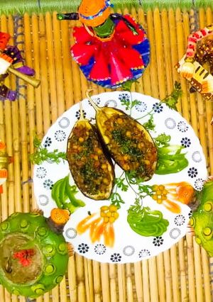 बैगन मटर वोट (Baingan matar boat recipe in Hindi) रेसिपी मुख्य फोटो
