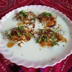 Falahari Dahi Bhalle A picture of Falahari Dahi Bhalle.