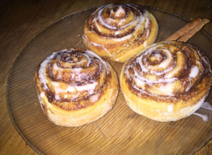 Una foto de Cinnamon Rolls / roles de canela