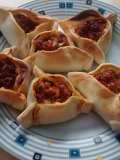 Una foto de Empanadas árabes a mi manera Fácil😉