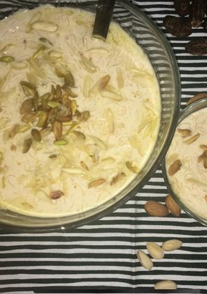 A picture of Sheer khurma.
