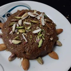 A picture of Khajoor ka halwa.