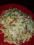 Linguini en salsa blanca con pollo