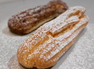 Foto principal de Eclair con craquelin (y sin) rellenos de crema pastelera