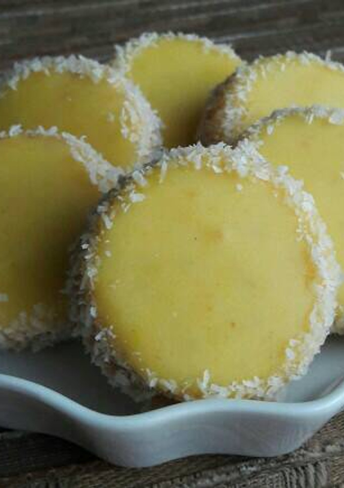 Una foto de Galletas de mantequilla con glaseado de limón