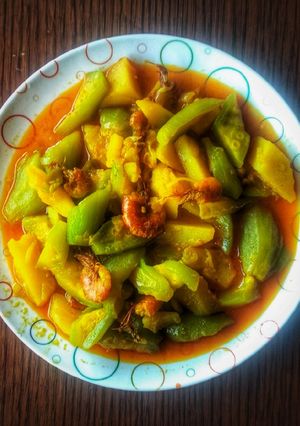 চিংড়ি পটলের ঝোল রেসিপির প্রধান ছবি