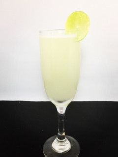 Una foto de Bacardi Big Apple Sour