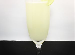Una foto de Bacardi Big Apple Sour