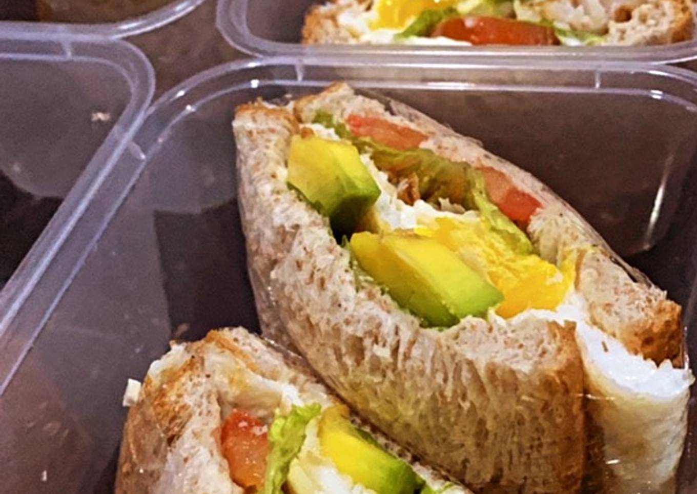 Healthy Grilled fish & Avocado sandwich with Egg❤️