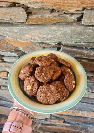 Una foto de Galletas de banana y cacao 🍌