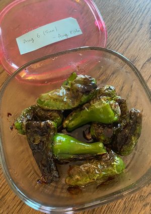 A picture of Japanese style padron peppers with soy sauce and sugar 🫑 - Batch cooking idea 💡.