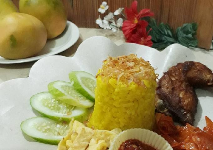 Nasi Kuning Bunè