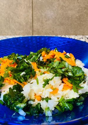 Una foto de Ensalada de repollo, zanahoria y verdes