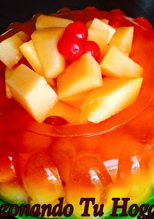 Una foto de Gelatina de Durazno con Frutas Tropicales💖