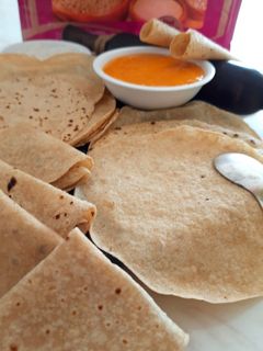પડ વાળી રોટી (Pad Vali Roti Recipe In Gujarati) રેસીપી મુખ્ય ફોટો