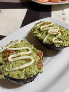 Una foto de Aguacates Rellenos