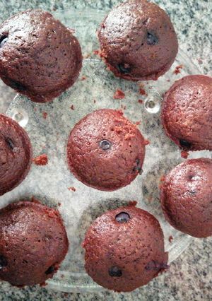Una foto de Muffins de chocolate y arándanos