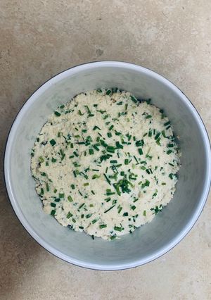 Una foto de Queso untable vegano de anacardos y cebollino