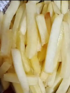 ફ્રેન્ચ ફ્રાઈસ (French Fries Recipe In Gujarati) રેસીપી મુખ્ય ફોટો