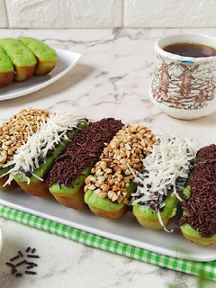 Foto resep Kue Pukis Pandan (tanpa mixer)