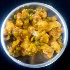 A picture of Aloo gobhi & matar.