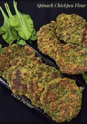 A picture of Spinach Chickpea Flour Chamchamiya.