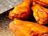 桔梗梨汁辣雞翅 Spicy Chicken Wings Marinated in Balloon Root and Pear Juice