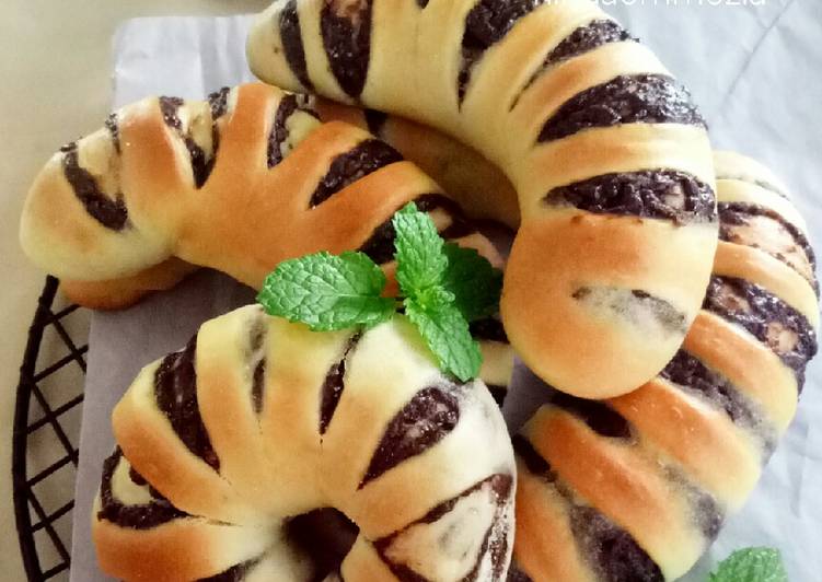 Filipino Choco Bread