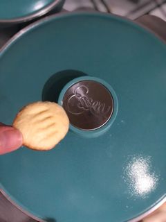 Una foto de Galletitas de maicena en Essen! 💙 Sin horno 🙌🏼 fáciles y rápidas ⏱👍🏼