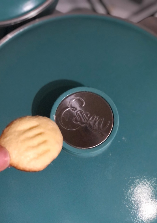 Una foto de Galletitas de maicena en Essen! 💙 Sin horno 🙌🏼 fáciles y rápidas ⏱👍🏼