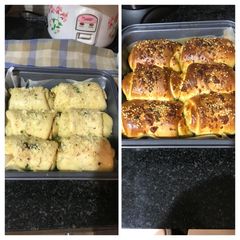 Cheesy Chicken Garlic Dinner Rolls 💁🏻♀️ A picture of Cheesy Chicken Garlic Dinner Rolls 💁🏻♀️.