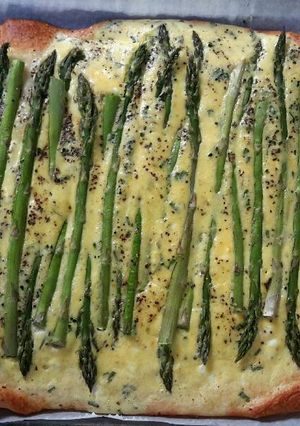 A picture of Spring asparagus tart.