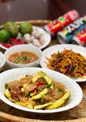 Hình của món Gân bò dầm cóc.