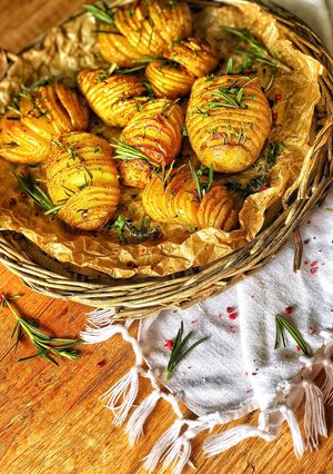 O poză a rețetei Cartofi în coajă la cuptor🥔.