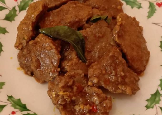 Rendang daging sapi