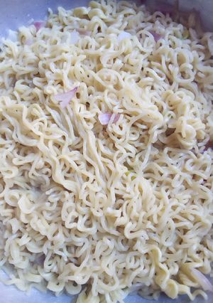 A picture of Simple noodles.