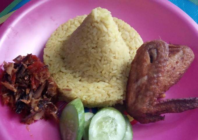 Resep Nasi Tumpeng Rice Cooker Oleh Tie Mpud Cookpad