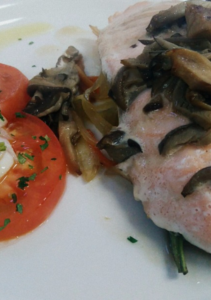 Una foto de Salmón en papillote