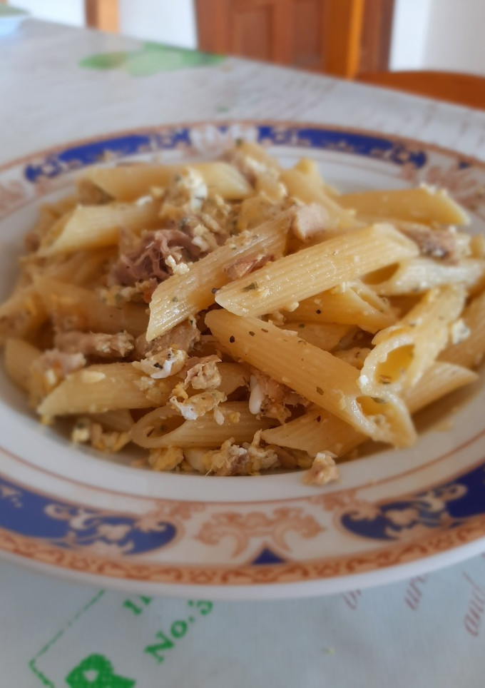 Una foto de Carbonara de atún