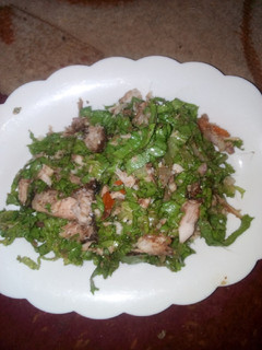 A picture of Fish lettuce salad.